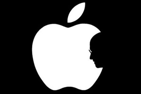 Apple Remembers Steve Jobs, Forges Ahead With IPhone 4S